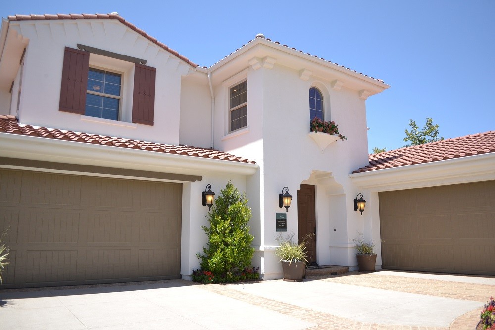 Mistakes to Avoid When Buying a Garage Door