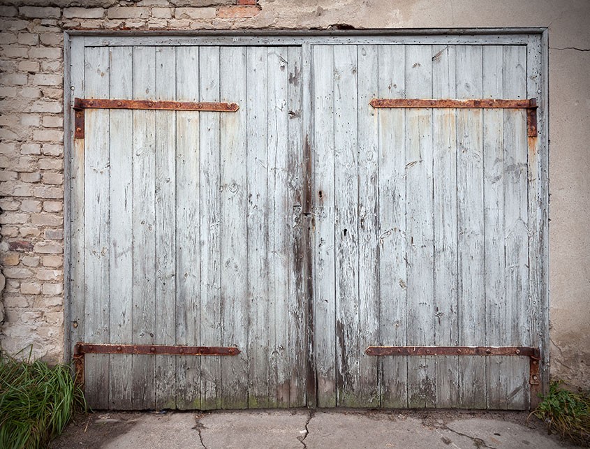 5 Unique Ways to Repurpose Old Garage Doors